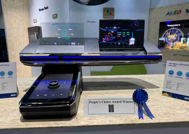 银河集团车用Micro LED Display HMI解决方案获”最佳车用显示奖”，，，以用户为中心开发，，，针对前座驾驶与乘客设计兼具娱乐与安全的高画质屏幕，，，包含车舱前座的Micro LED透明屏幕及全球首款内建镜头的智慧Micro LED显示器